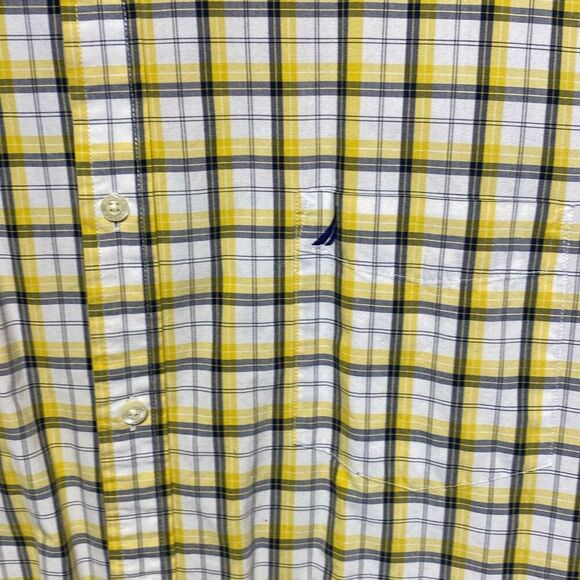 Nautica Men's Multicolor Sanded Poplin Plaid Short Sleeve Button Up Shirt XXL - Picture 4 of 9